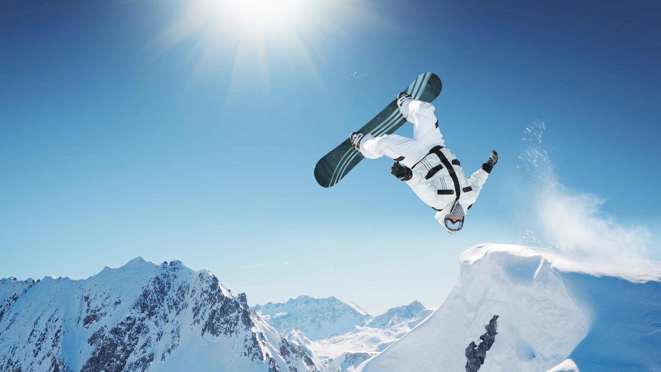 英超巅峰对决，精彩瞬间点燃比赛激情，英超争冠2021